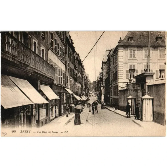 90 BREST. La Rue De Siam. Siam street. LL France Postcard - Picture 1 of 2